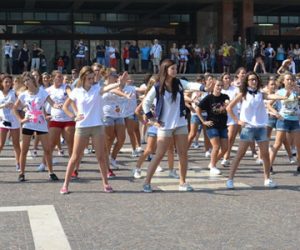 One Direction Venezia video Flash Mob