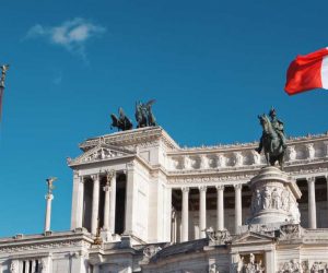 Altare della Patria, Piazza Venezia