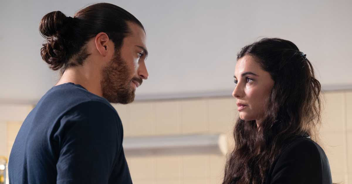 Francesca Chillemi (Viola) e Can Yaman (Francesco Demir) Viola come il mare 2